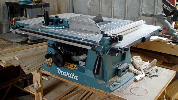 Banco Makita MLT100