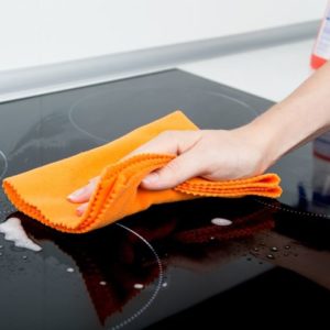 come pulire il piano cottura a induzione