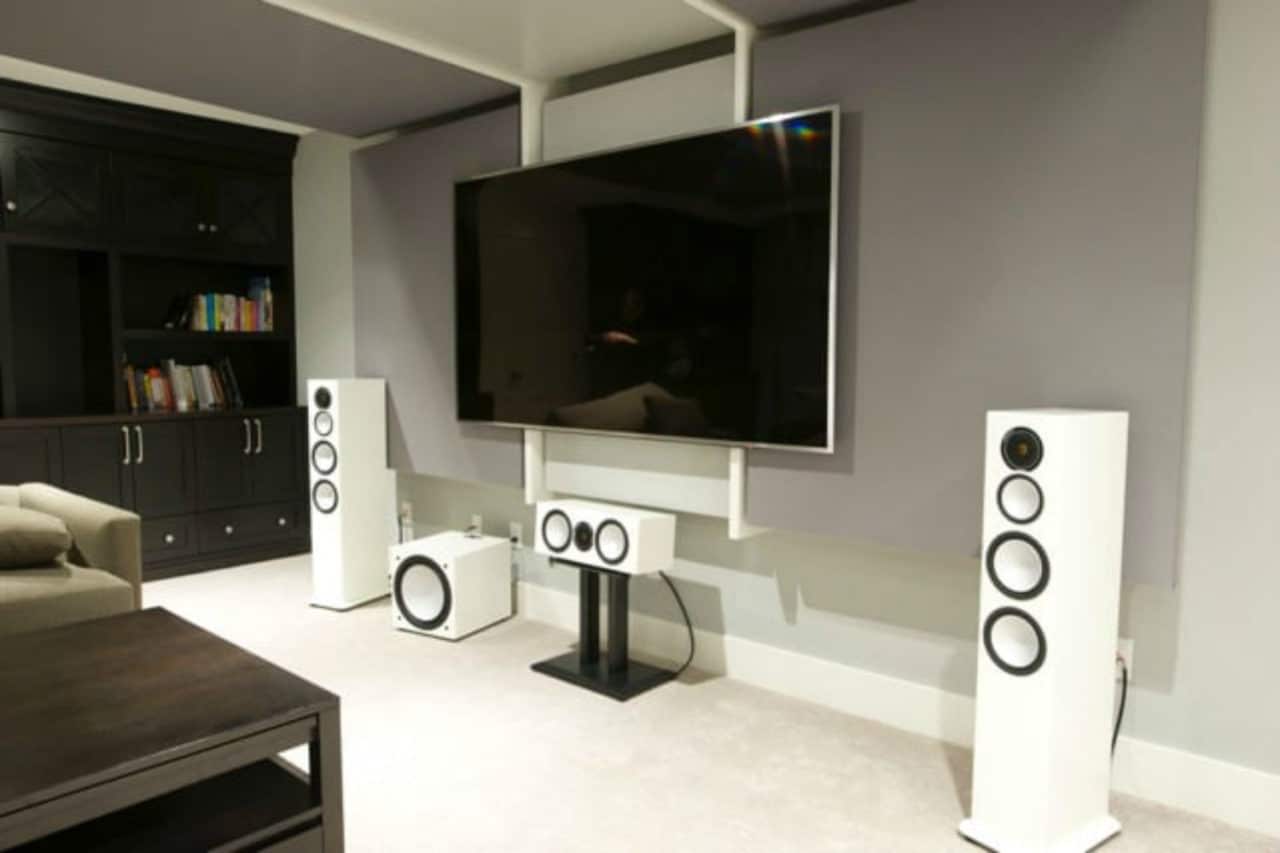 impianto home theater in salotto