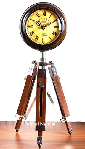 RK NAUTICAL INSTRUMENT Orologio a treppiede in stile vintage, design Victoria Station London, supporto in legno e metallo, marrone anticato
